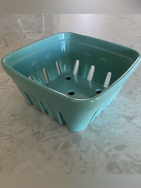 Large Stoneware Blue Berry Veggie Basket Rinser Strainer 4” High, 7-1/2” Square